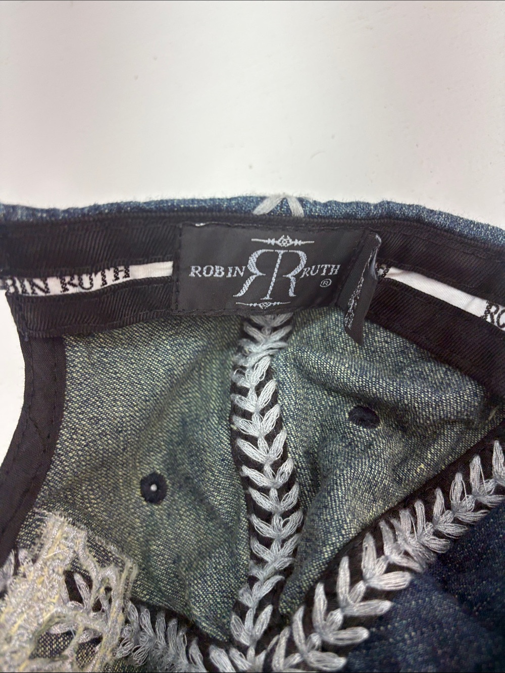 Robin Ruth Hat New York - Picture 5 of 5